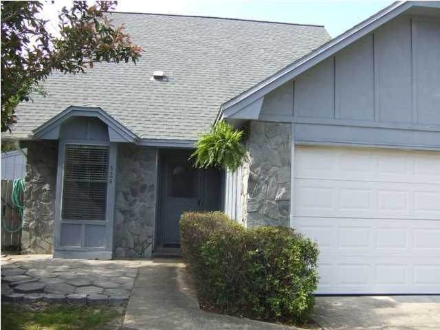 924 Lawton Court - Photo 1