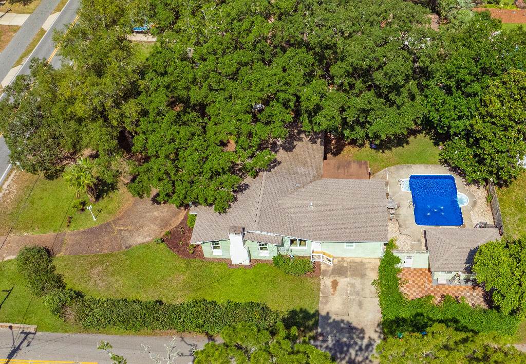 420 Fairpoint Drive - Photo 1