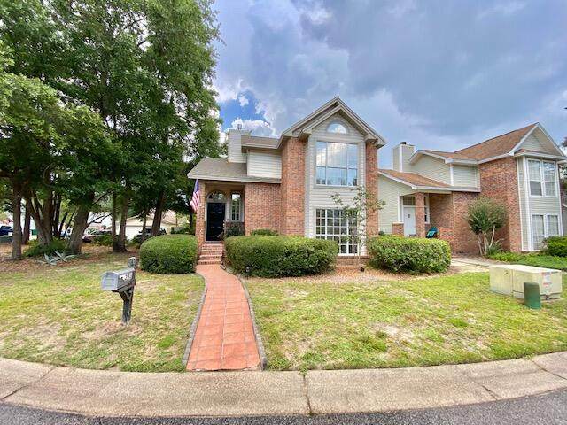 213 Parkwood Circle - Photo 1