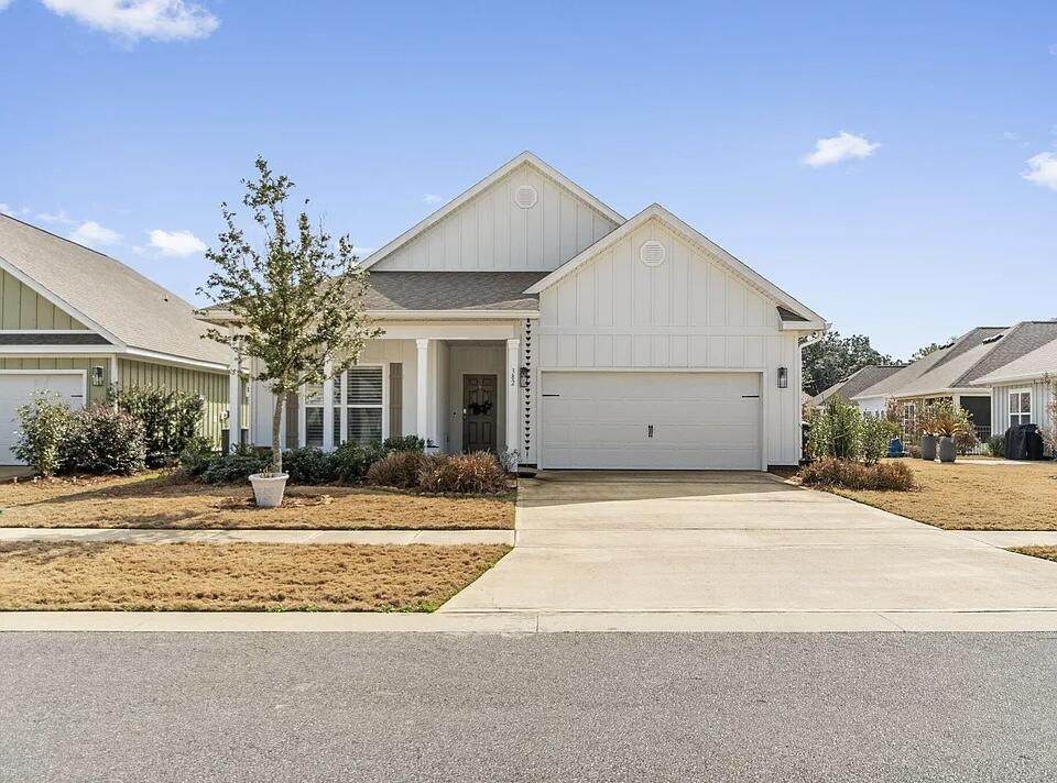 382 Lightning Bug Lane - Photo 1