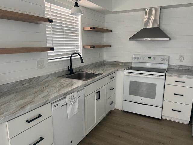 114 Gulf Winds Court - Photo 1