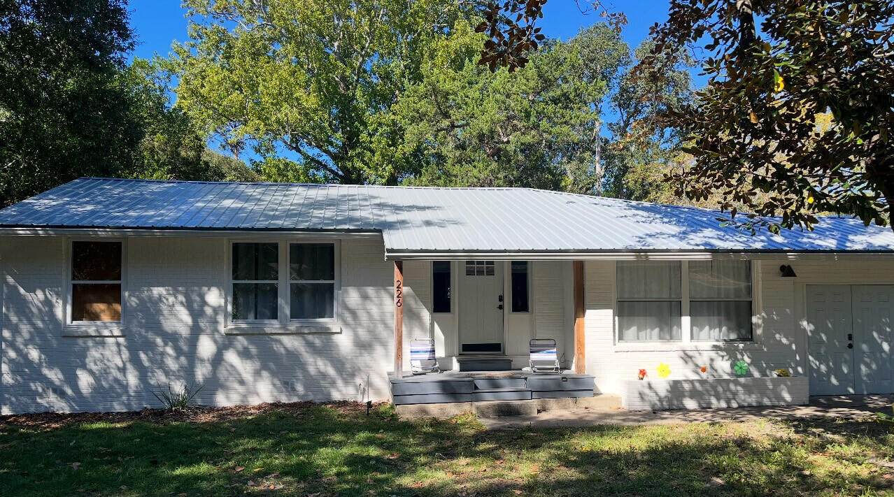 226 Bradley Drive - Photo 1