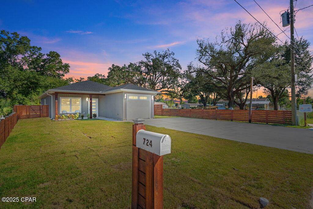 724 Sheffield Avenue - Photo 1