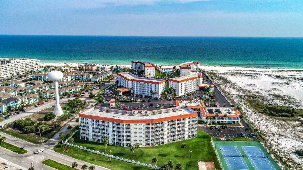 909 Santa Rosa Blvd - Photo 1