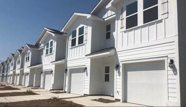 74 Sandhill Pines Drive - Photo 1