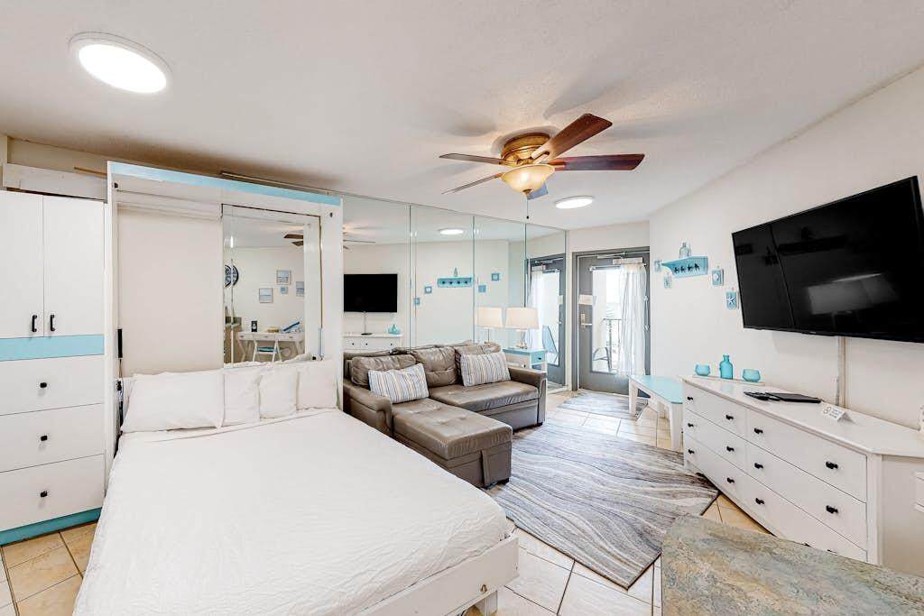 4715 Thomas Drive - Photo 1