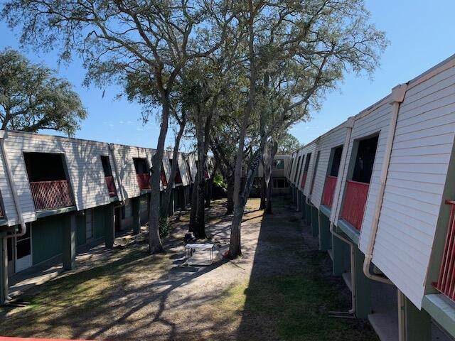 210 Pelham Road - Photo 1