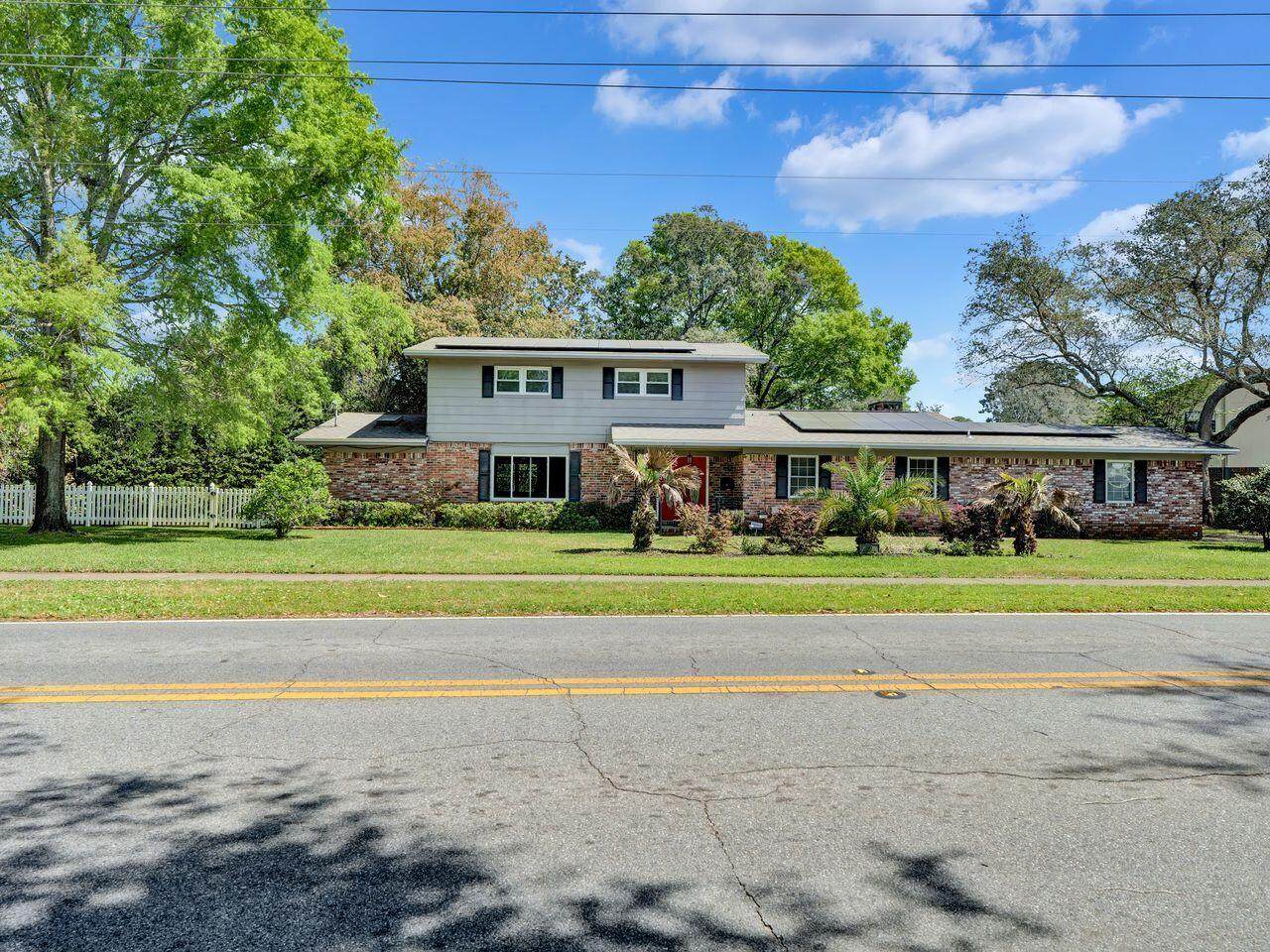 700 Country Club Avenue - Photo 1