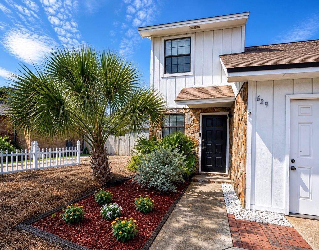 629 Sandalwood Drive - Photo 1