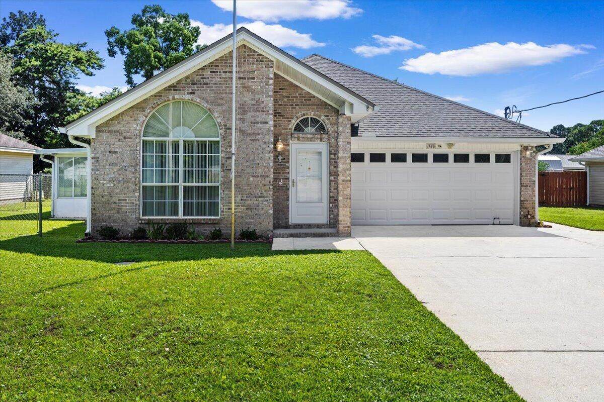 388 Rosewood Street - Photo 1