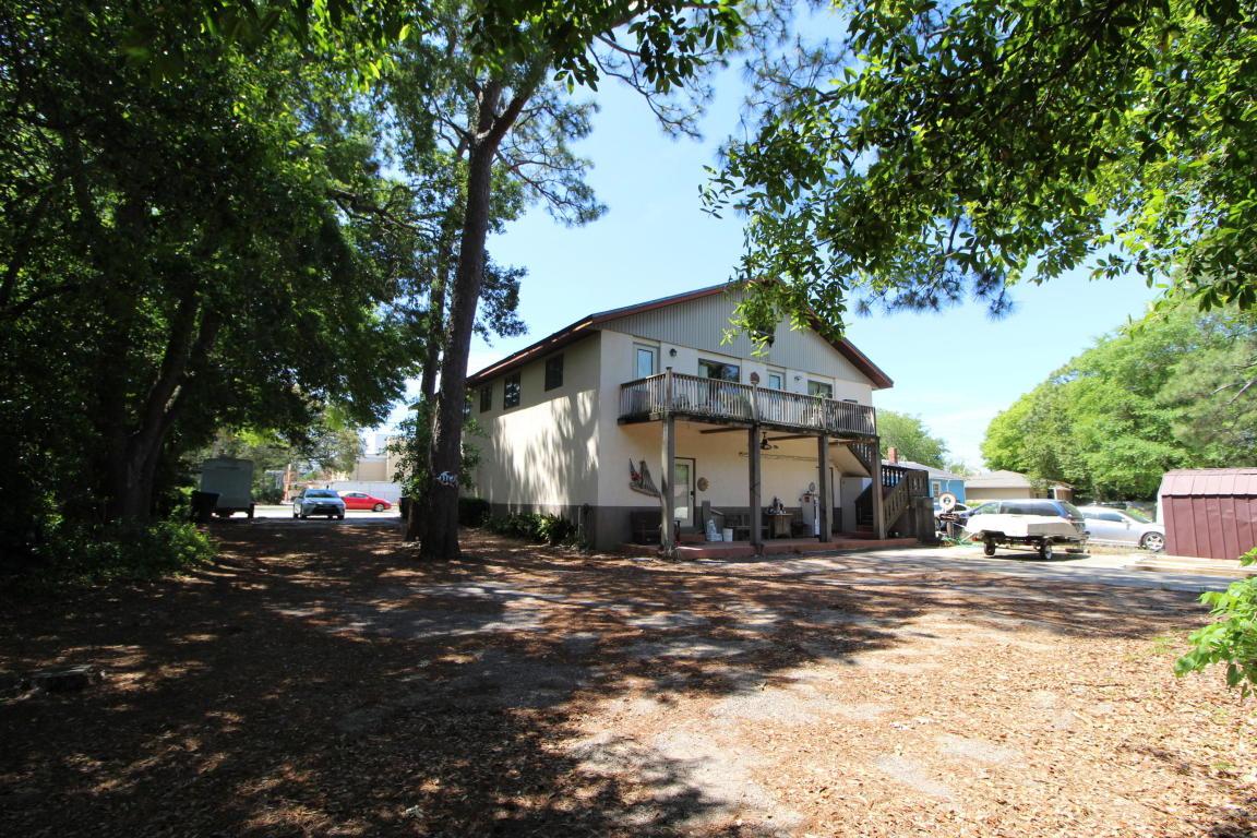 215 Hollywood Boulevard - Photo 1