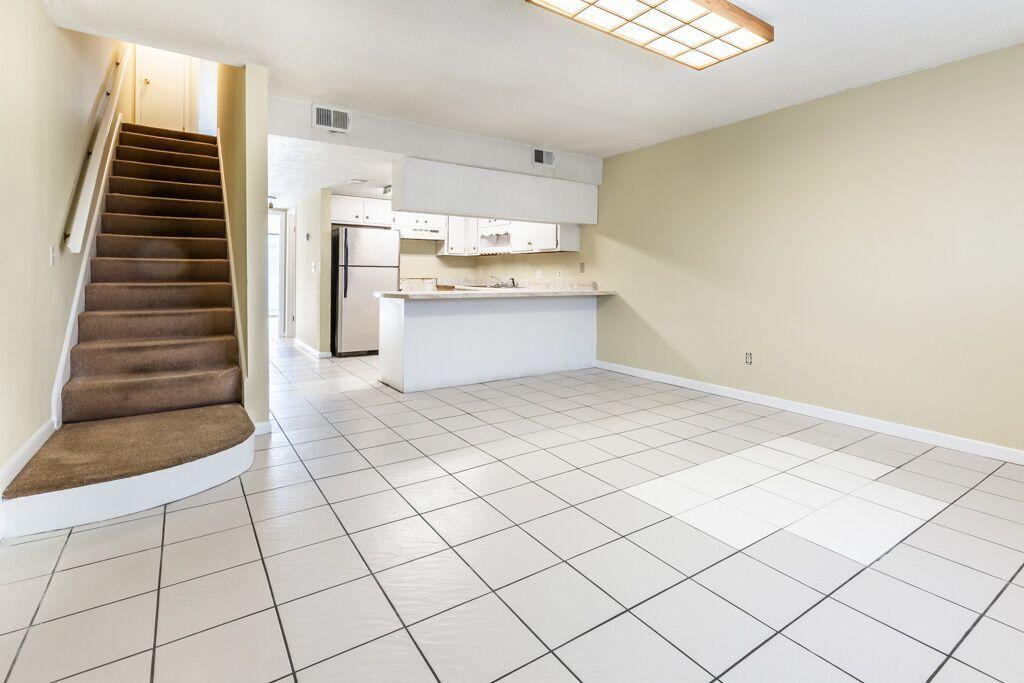 220 Ann Circle - Photo 1
