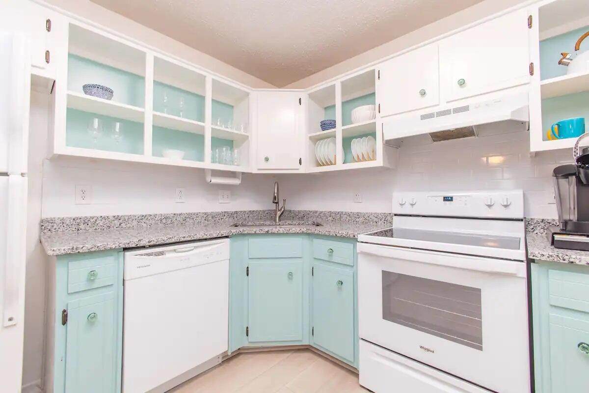 1301 Redwood Lane - Photo 1