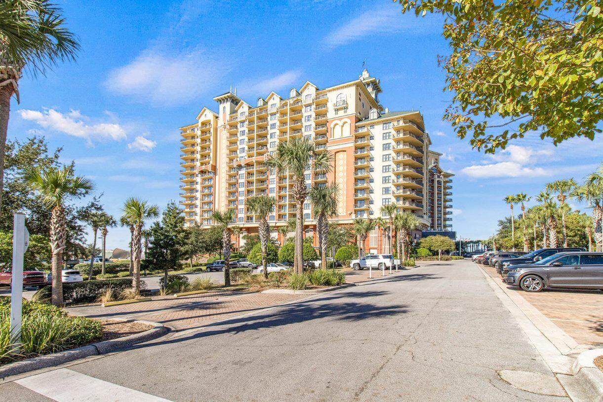 10 Harbor Boulevard - Photo 1