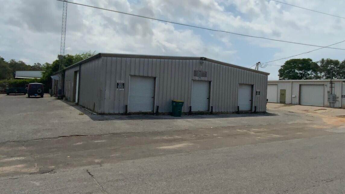 213 Truman Street - Photo 1