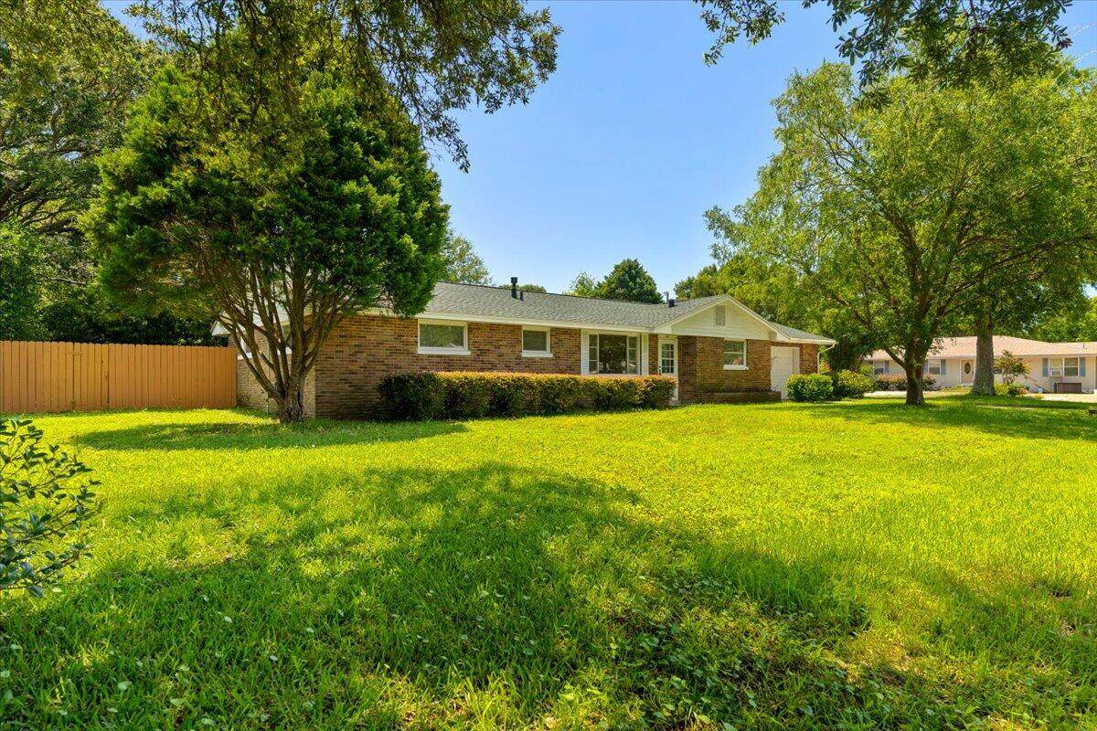 109 Maurice Ave Avenue - Photo 1