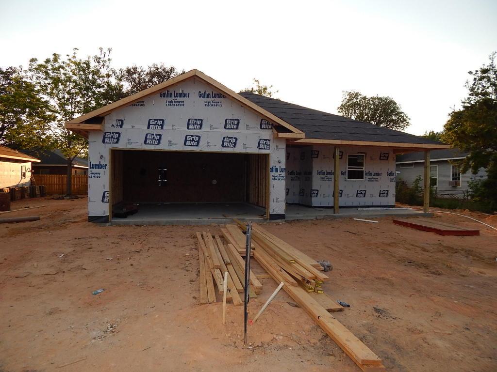 480 Sara Avenue - Photo 1