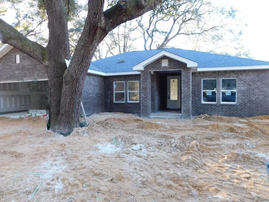 109 Eccles Road - Photo 1
