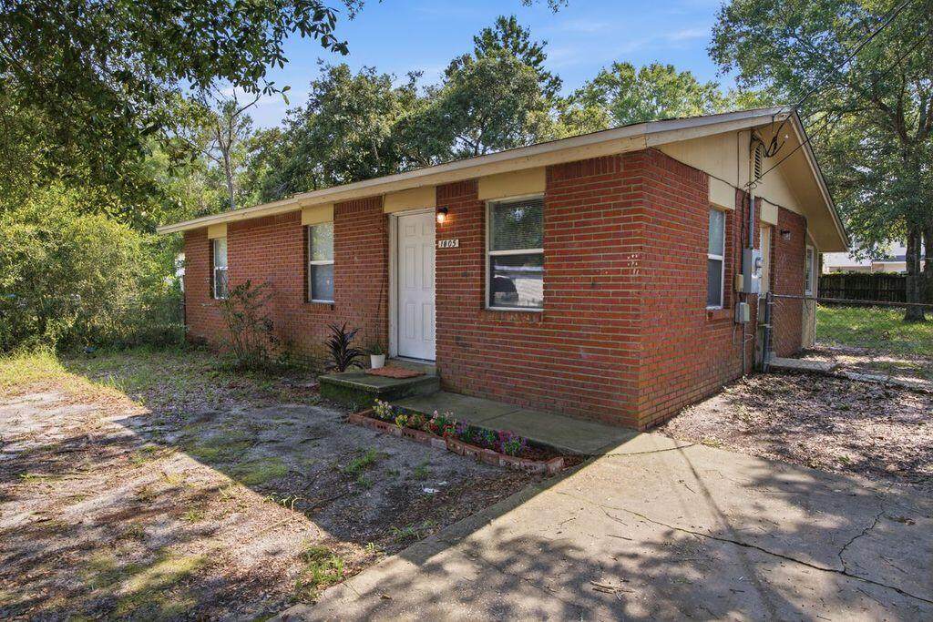1005 Pinetree Road - Photo 1