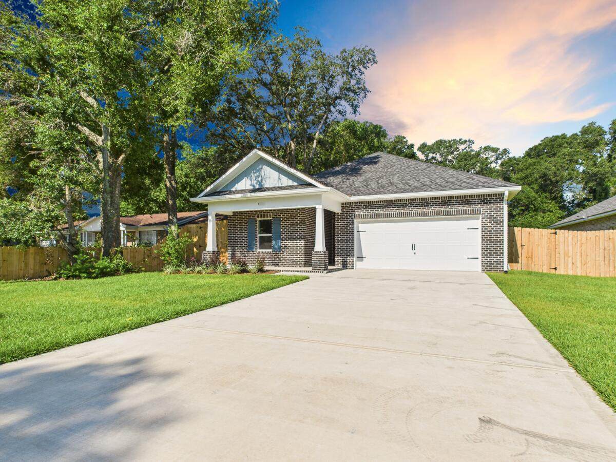 1470 Cypress Street - Photo 1