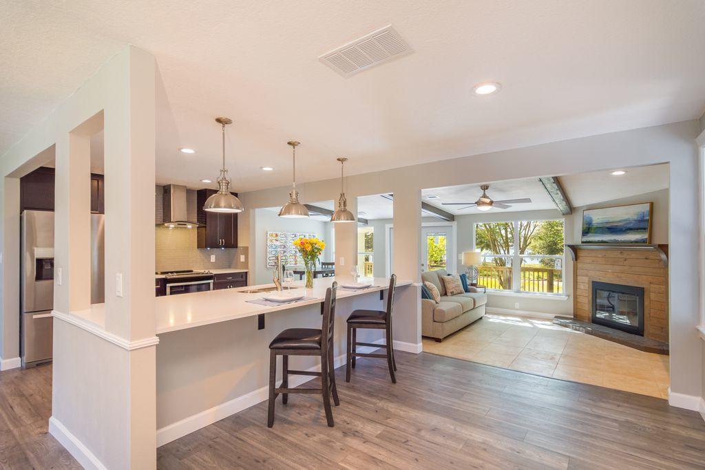 209 Beachview Drive - Photo 1
