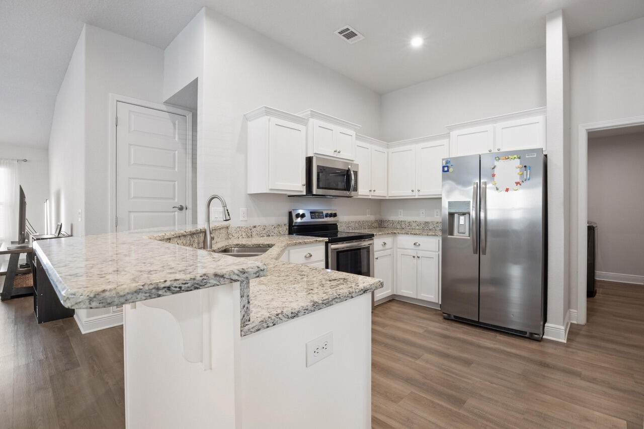 109 Ridgeway Circle - Photo 1