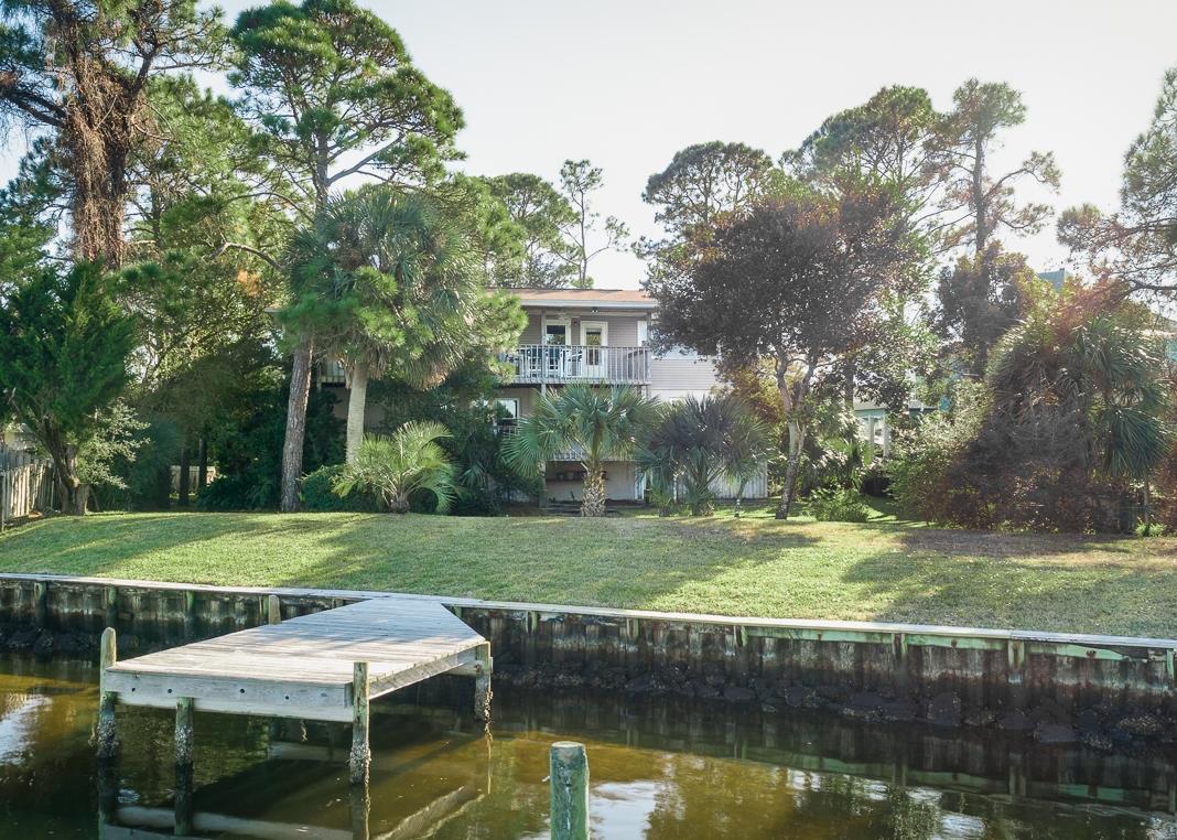 822 Tarpon Drive - Photo 1