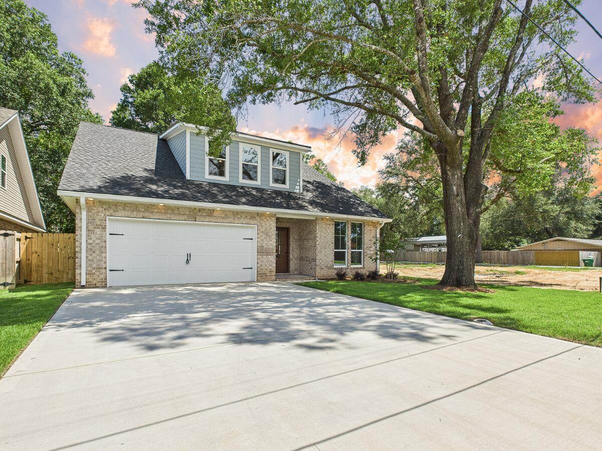 915 47Th Street - Photo 1