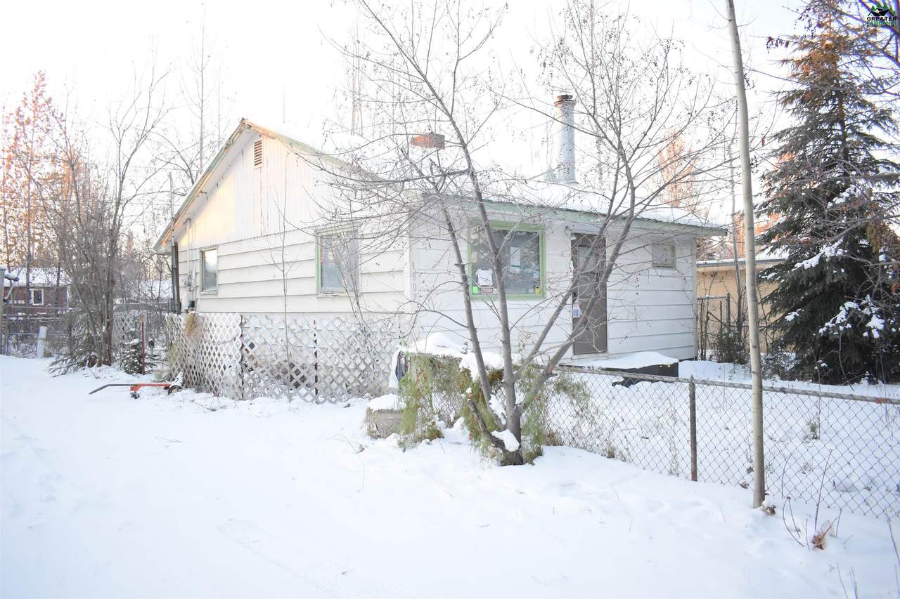 1807 Carr Avenue - Photo 1