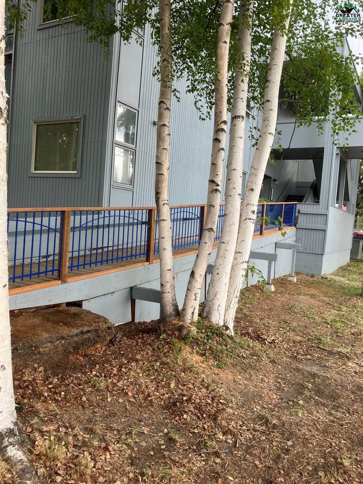 600 University University Ave - Photo 1