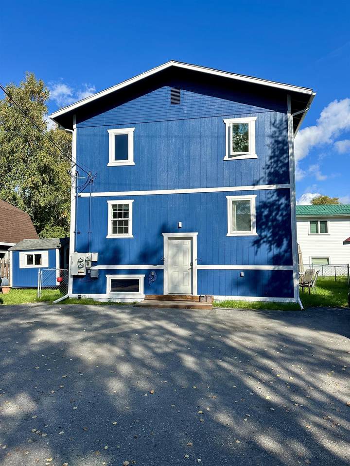 910 4TH AVENUE - Photo 1