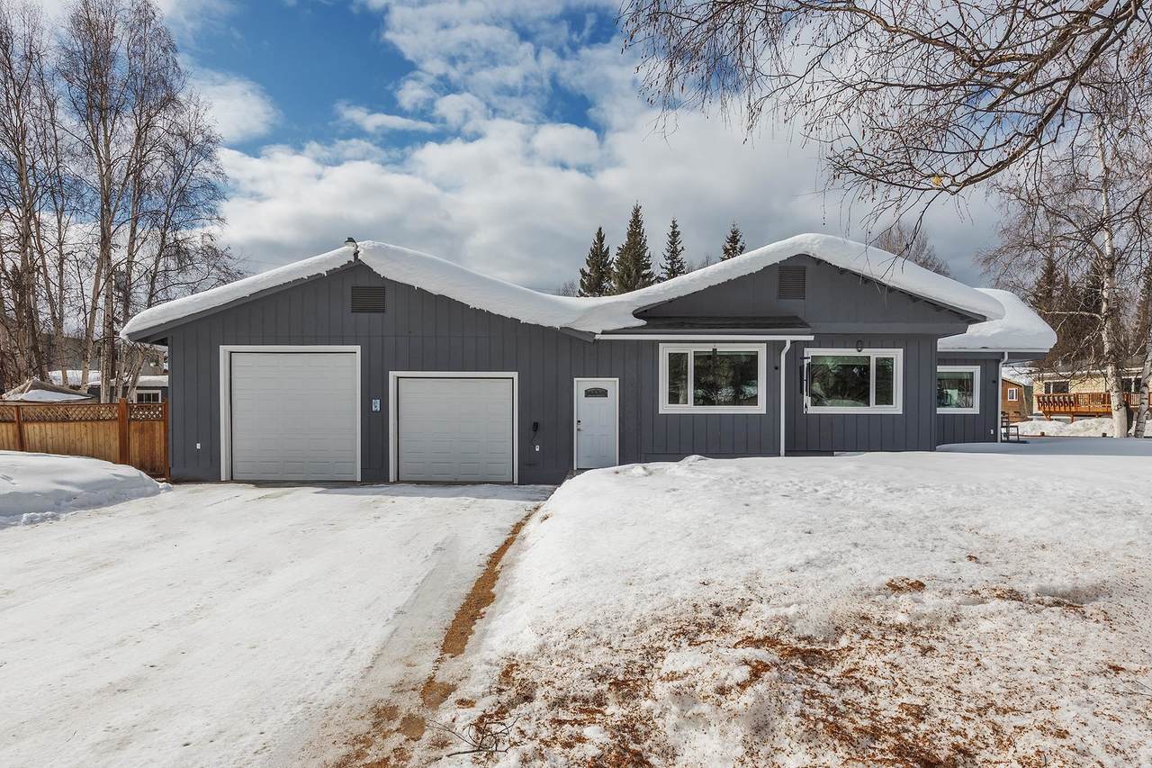 3025 Chinook Drive - Photo 1