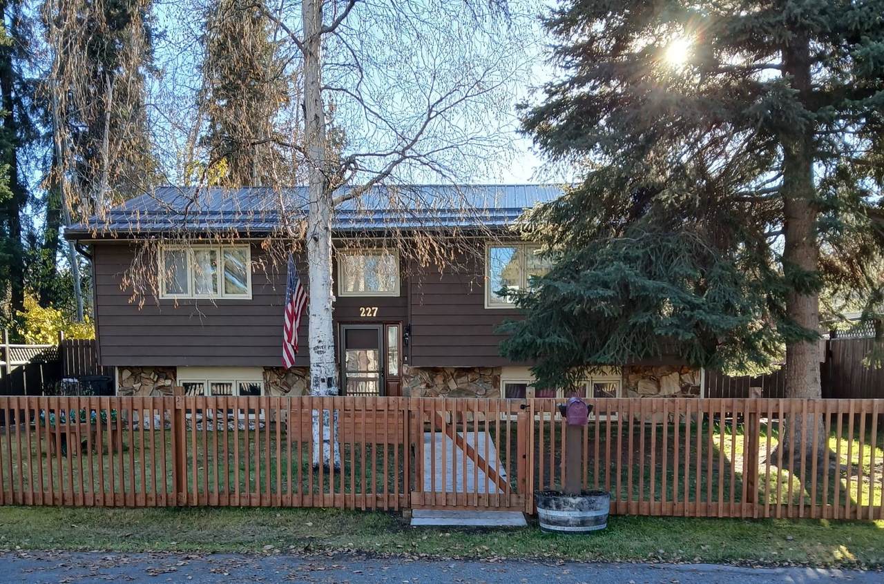 227 Eureka Avenue - Photo 1