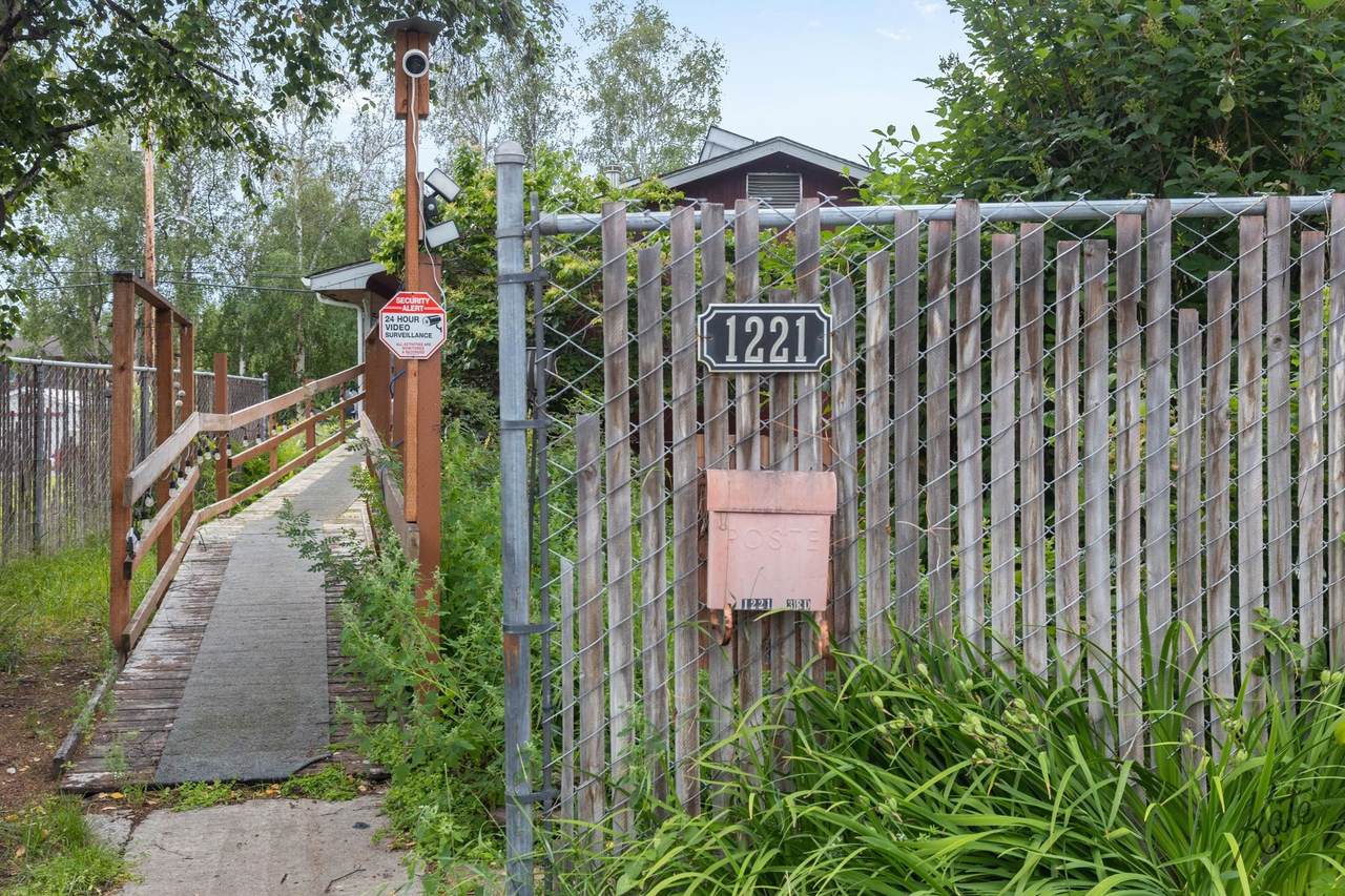 https://bt-photos.global.ssl.fastly.net/fairbanks/1280_boomver_1_160920-2.jpg