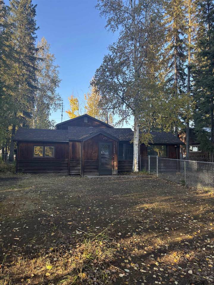 1608 Carr Avenue - Photo 1