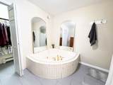 314 Juneau Avenue - Photo 44