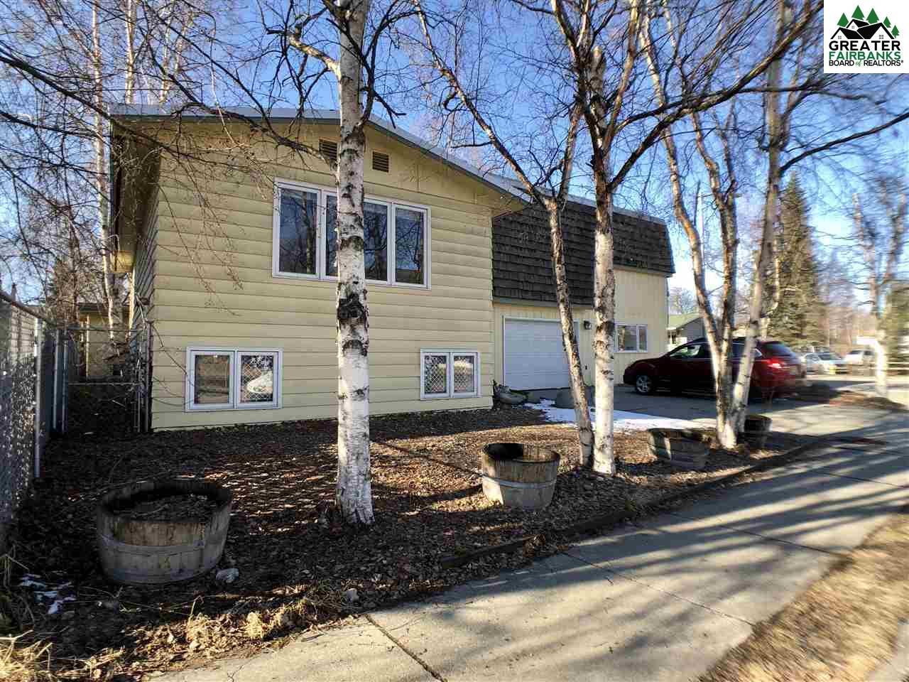 691 8TH AVENUE - Photo 1