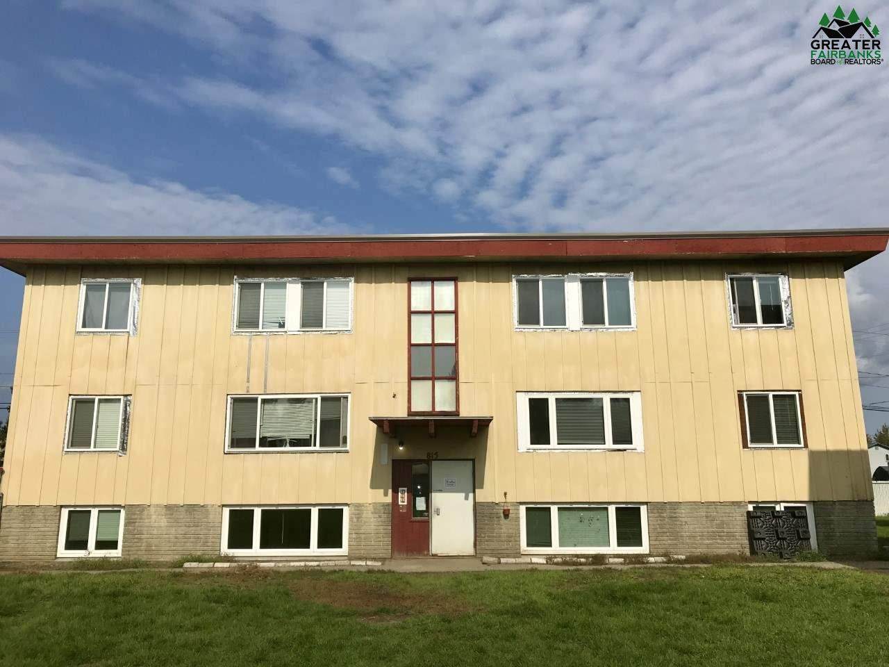 815/817 17TH AVENUE - Photo 1