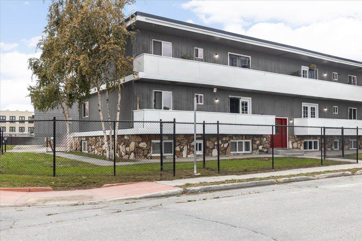 622 11TH AVENUE - Photo 1