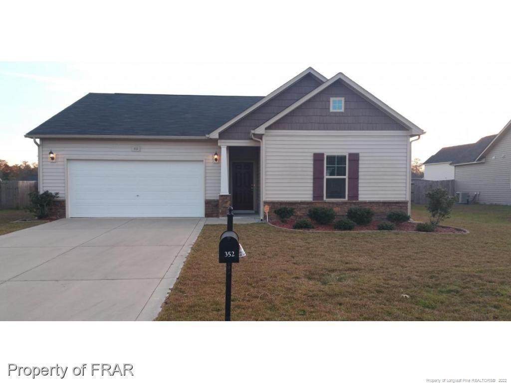 352 Roanoke Drive - Photo 1