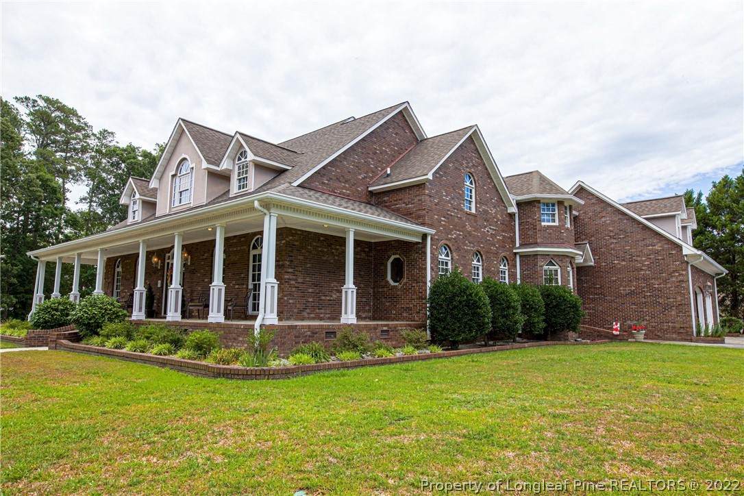 1100 Oakridge Boulevard - Photo 1
