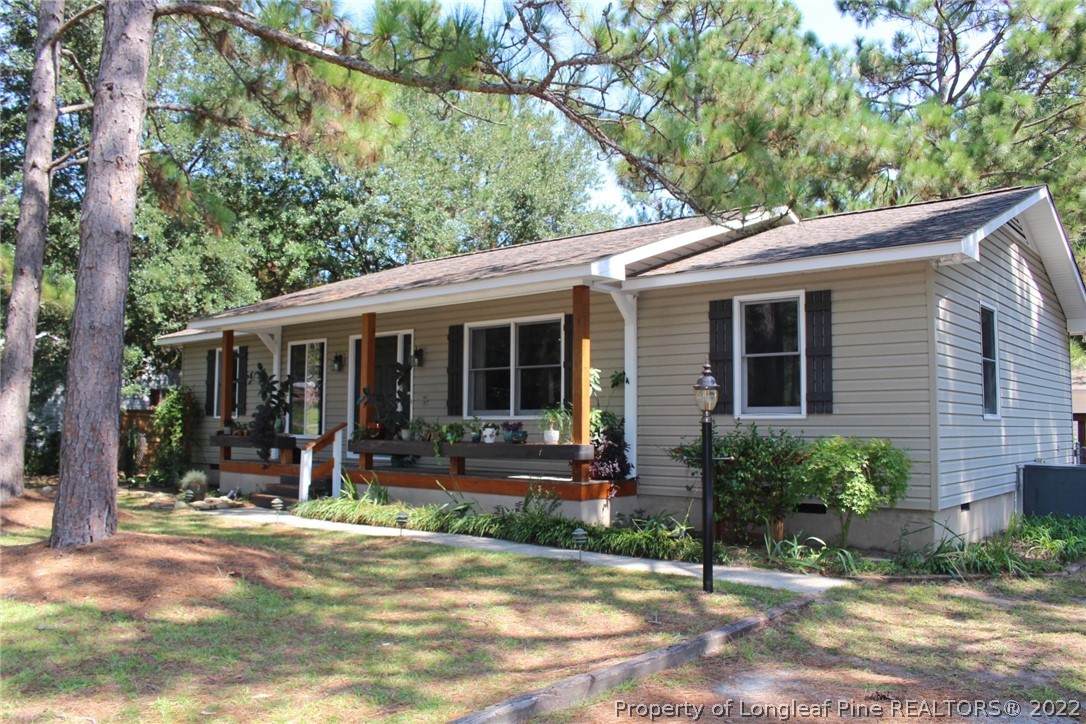 1404 Eastview Drive - Photo 1