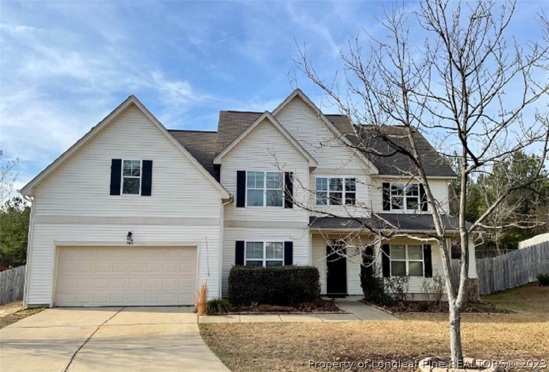 700 Heathrow Drive - Photo 1