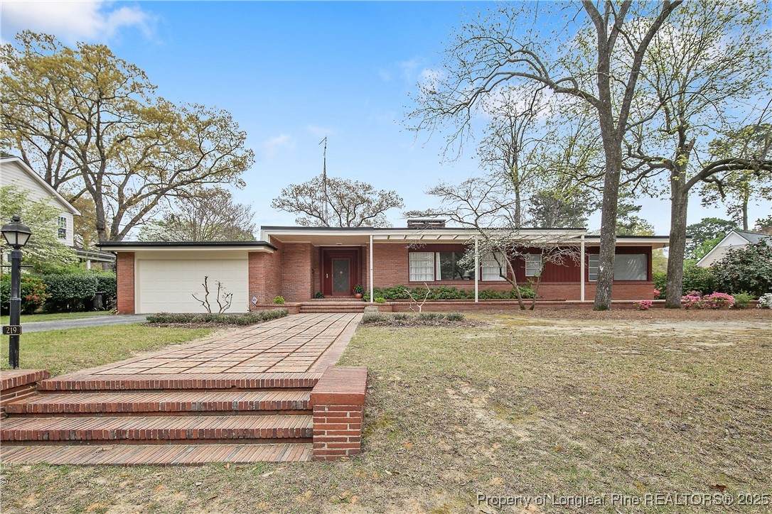 219 Devane Street - Photo 1