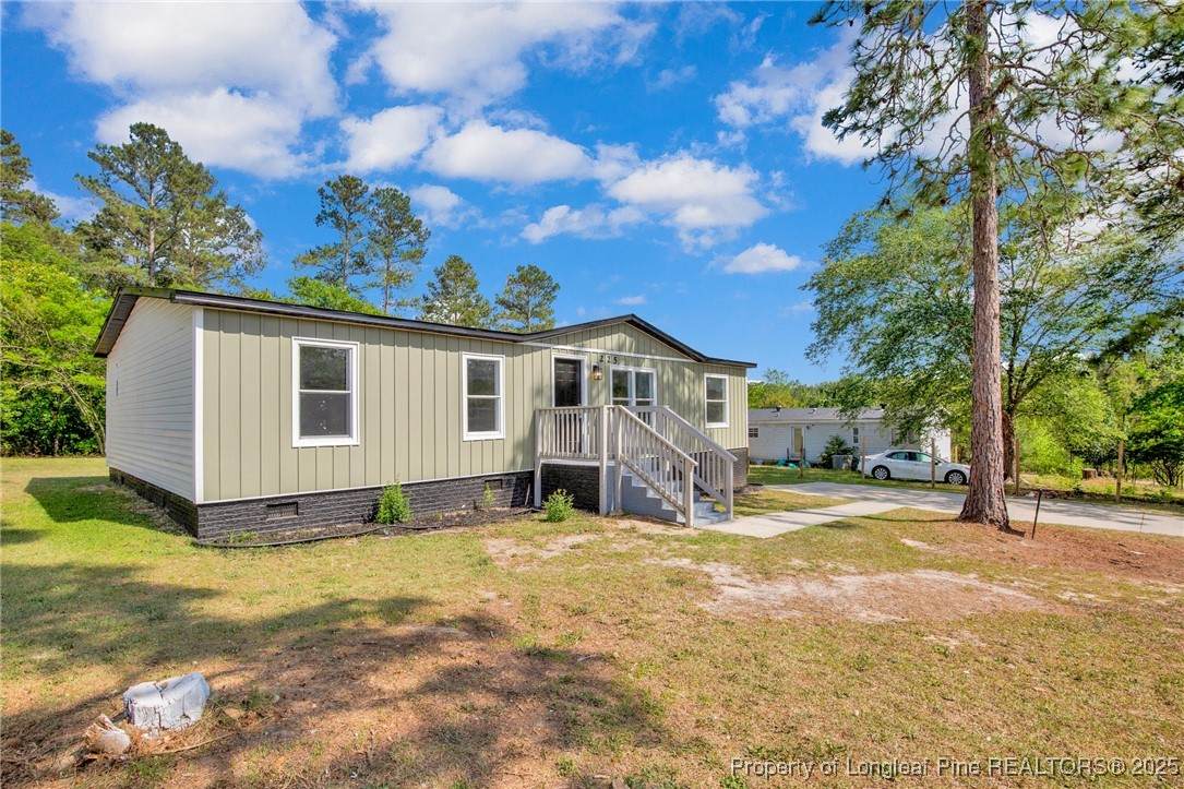 225 Oaktree Drive - Photo 1