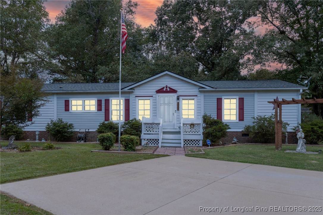 520 Inverary Drive - Photo 1