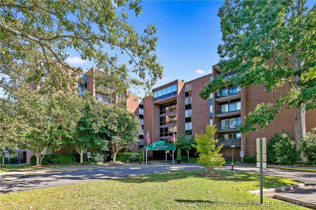 1100 Clarendon Street - Photo 1