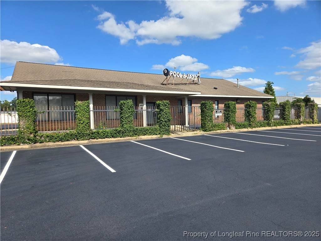 401 Suzanne Street - Photo 1