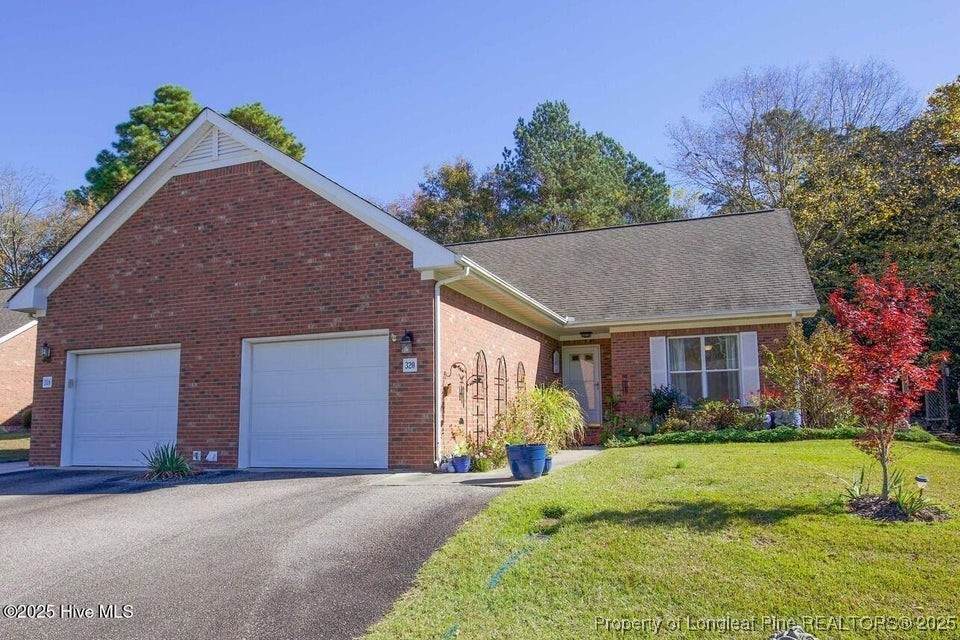 320 Hiscott Lane - Photo 1