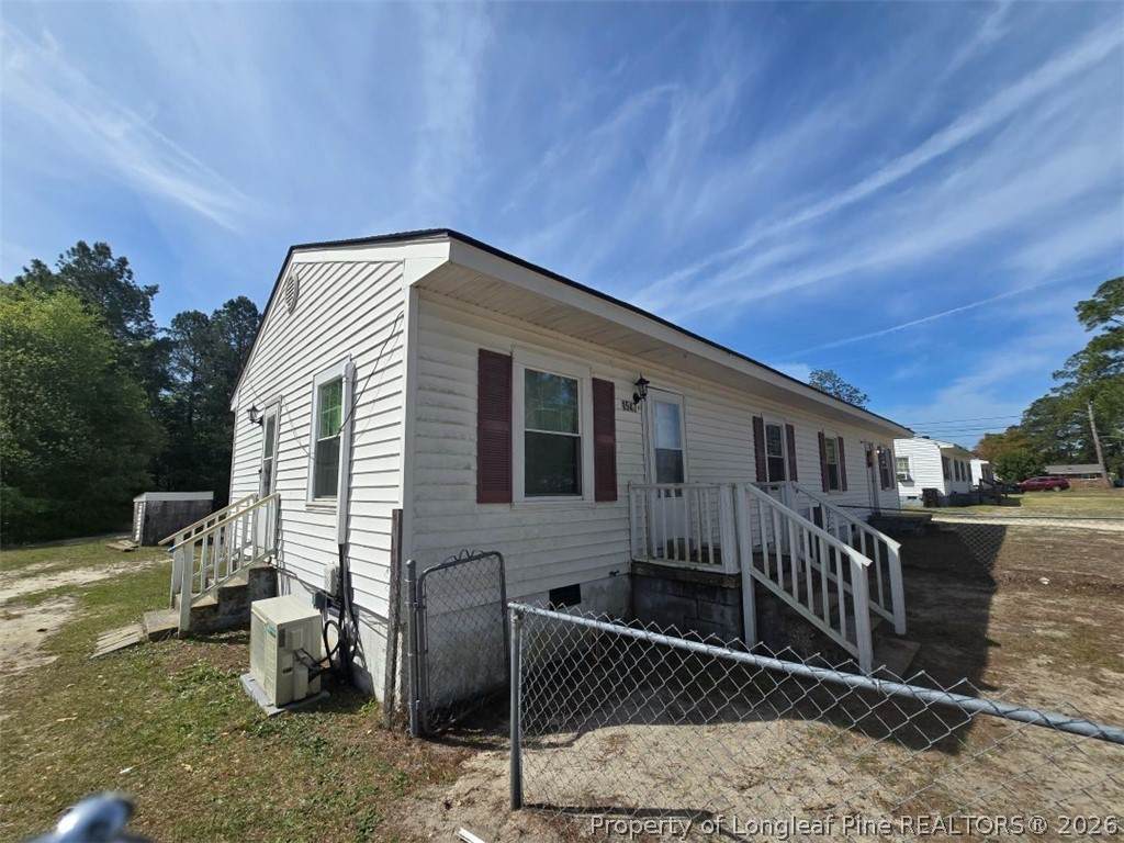 1547 Center Street - Photo 1